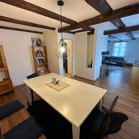Charmante 3,5 Zimmer Wohnung In Bauernhaus Volketswil ภายนอก รูปภาพ