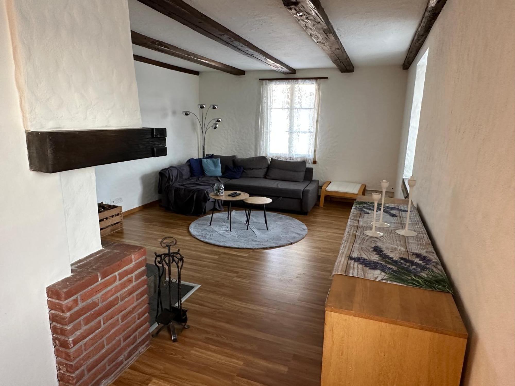 Charmante 3,5 Zimmer Wohnung In Bauernhaus Volketswil ภายนอก รูปภาพ